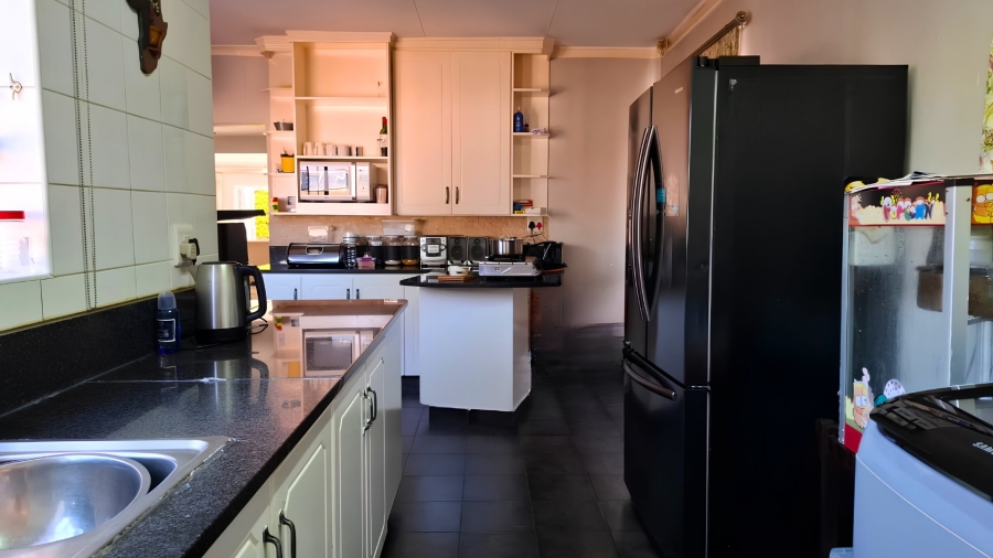4 Bedroom Property for Sale in Universitas Ridge Free State